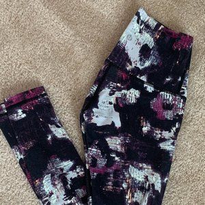 LIKE NEW Super cute lululemon leggings!
